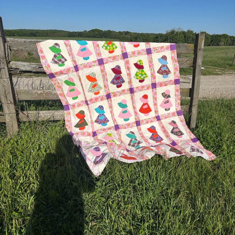 Sunbonnet Sue Patchwork Quilt  Top Multicolor
